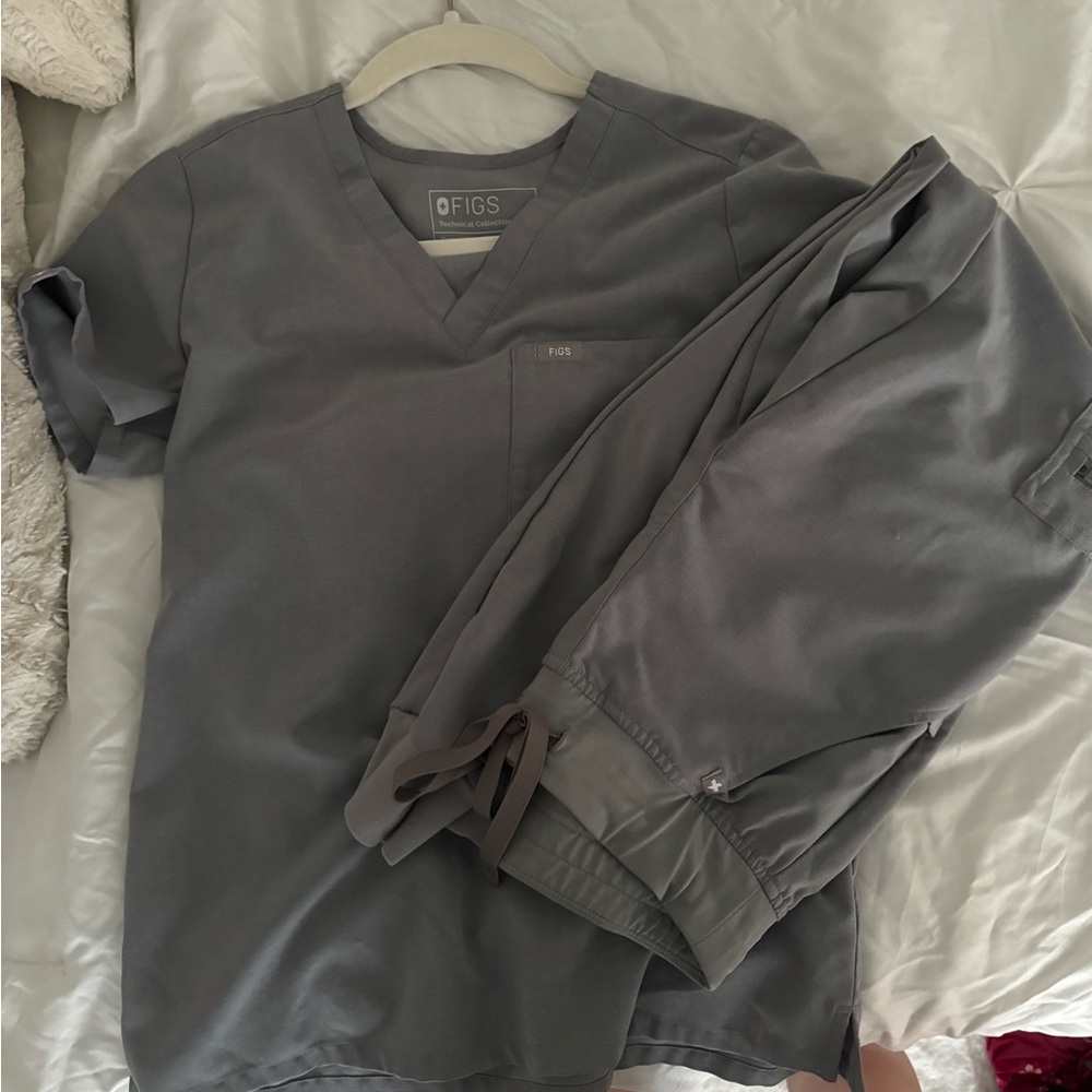 Space Grey Figs Scrubs